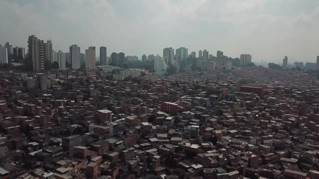 Paraisópolis favela鸟瞰图São Paulo，巴西视频下载