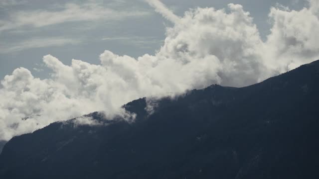 瑞士Castiel村附近的高山景色视频下载