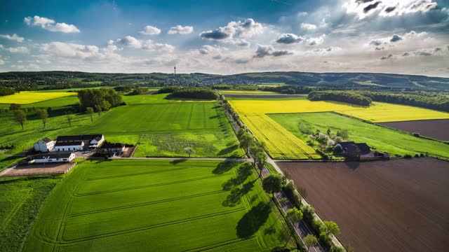 田园诗般的春天景观在德国-鸟瞰图视频下载