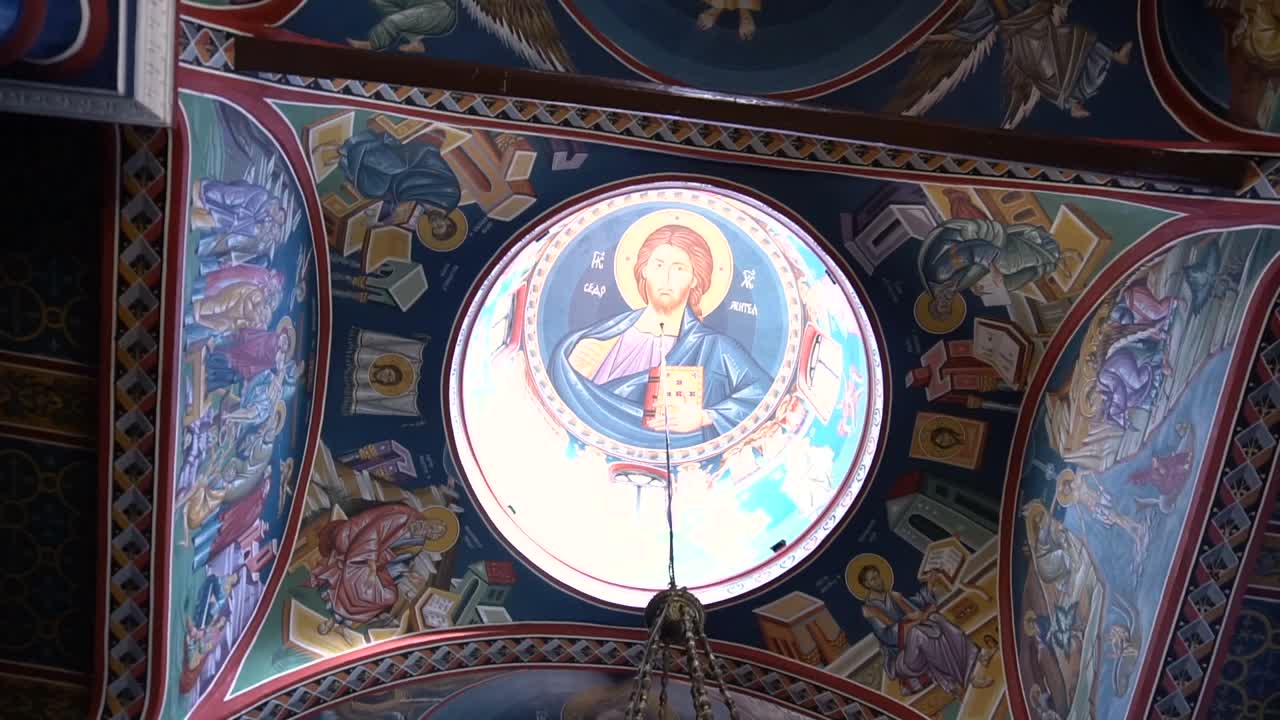 马其顿东正教教堂的内部建筑视频下载