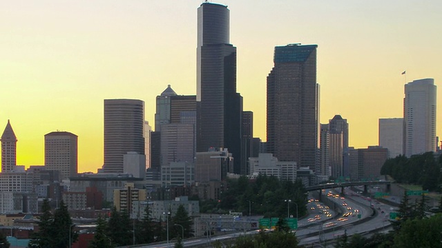 西雅图城市景观时间流逝日落缩放视频素材