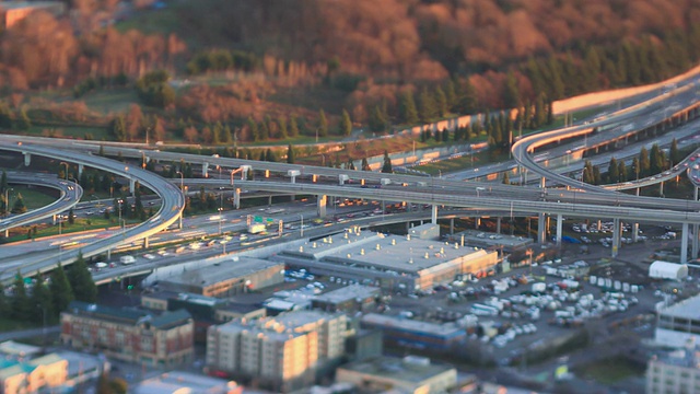 高速公路交通时间流逝日落倾斜移位视频素材