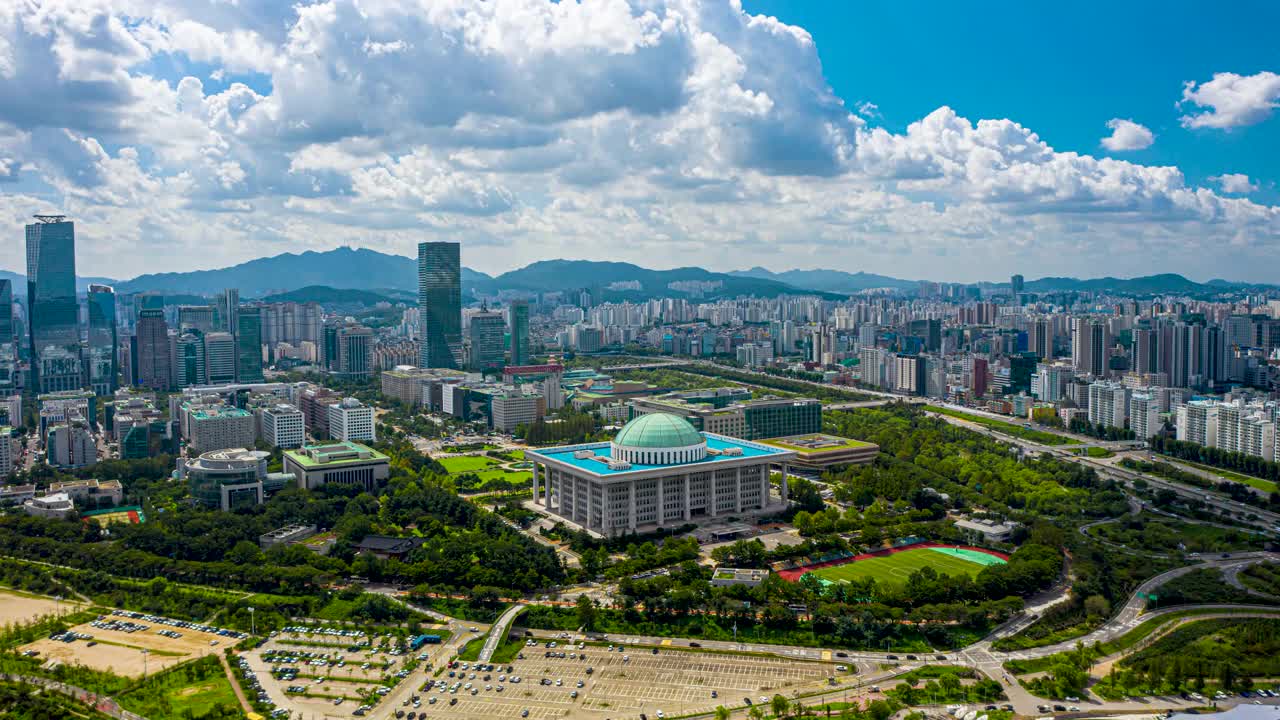 韩国首尔Yeouido金融区和国民议会大厦，汉江/永登浦区视频下载
