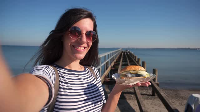 鱼三明治在Travemünde视频下载