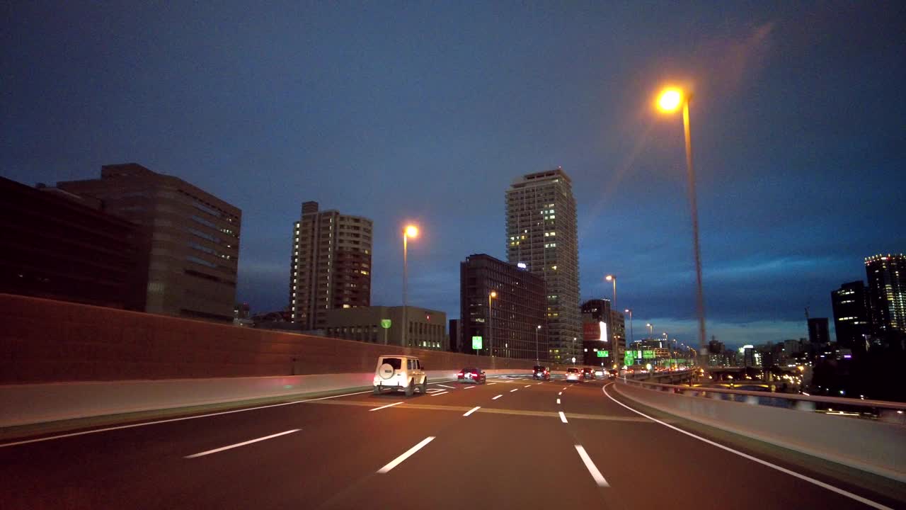 都市高速公路的驾驶电影。视频下载