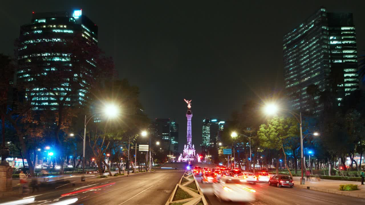墨西哥城:墨西哥城市中心改革大道上的独立天使雕像。视频下载