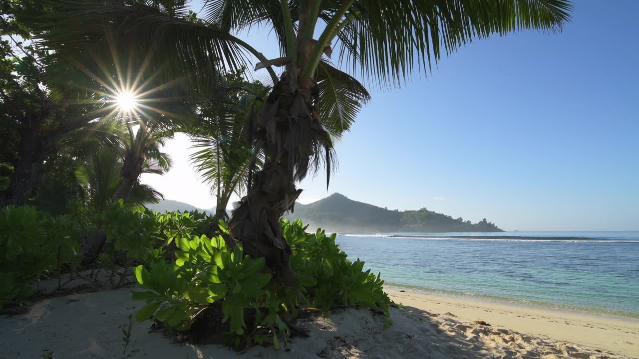 印度洋，塞舌尔，马埃岛，拜伊拉扎尔，空荡荡的海滩视频下载
