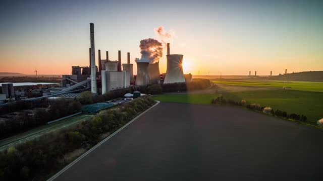 背光燃煤发电站-航拍视频素材
