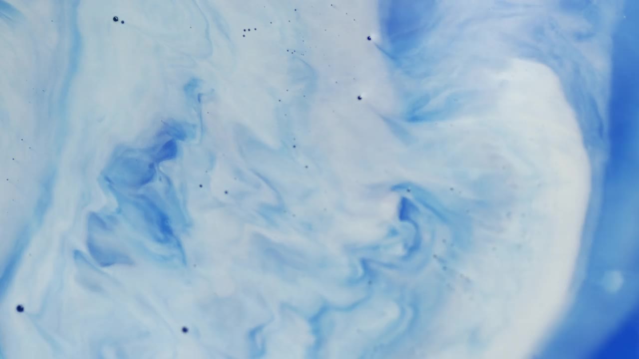 五颜六色的丙烯酸颜料泡沫在水中移动并爆炸视频下载