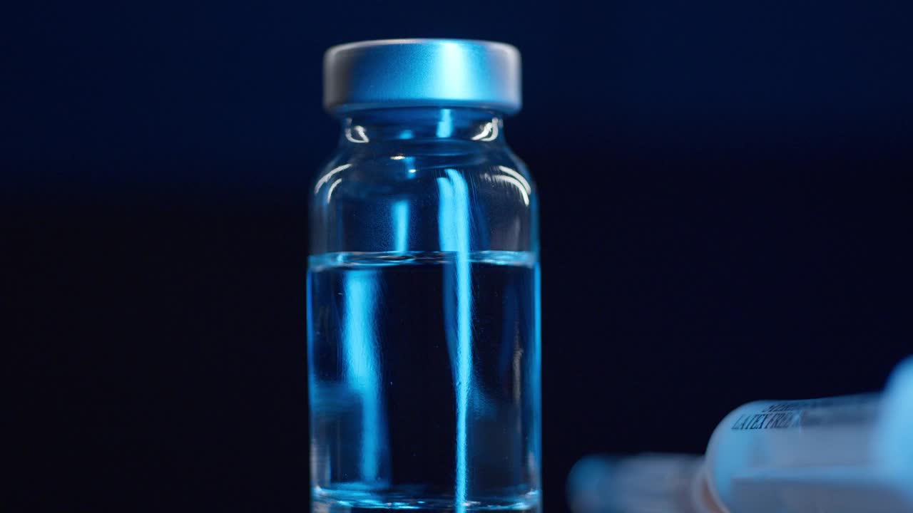 Covid-19冠状病毒疫苗小瓶剂量药物针头注射器视频下载