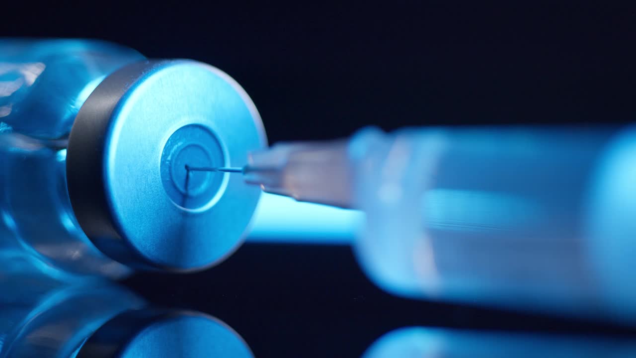 Covid-19冠状病毒疫苗小瓶剂量药物针头注射器视频下载