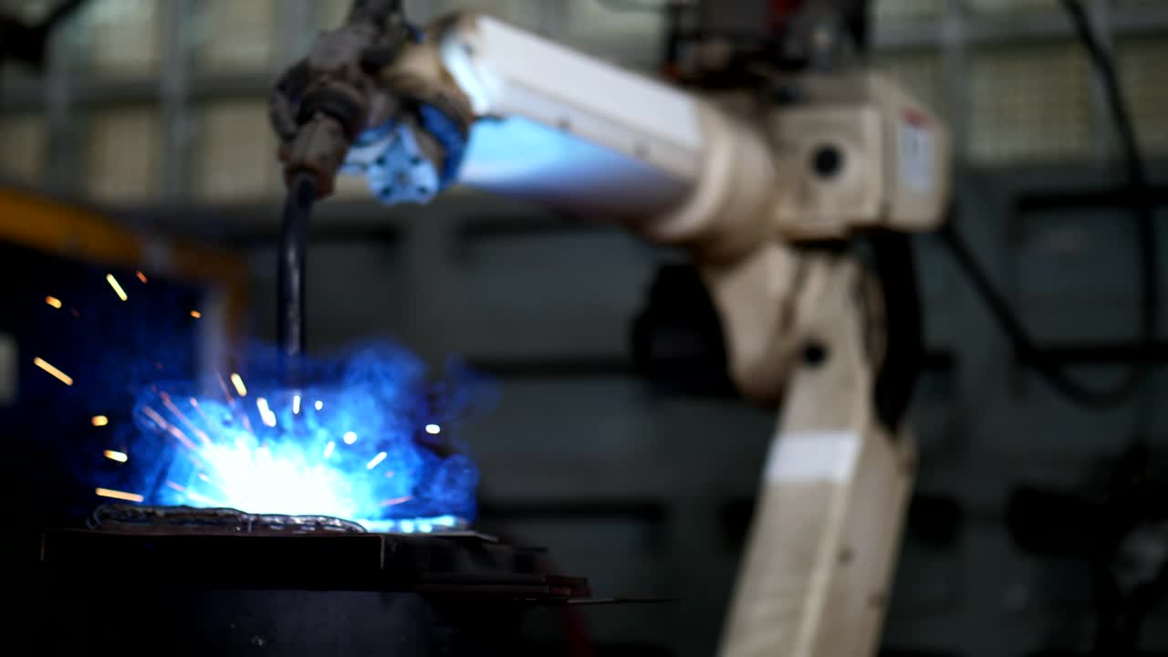工业机械臂在工厂自动化视频下载