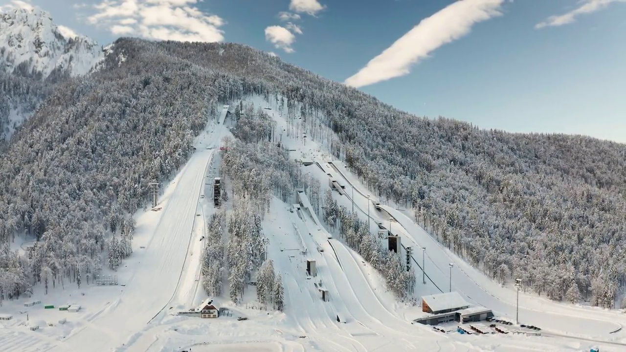 滑雪跳跃在斯洛文尼亚冬季Planica视频素材