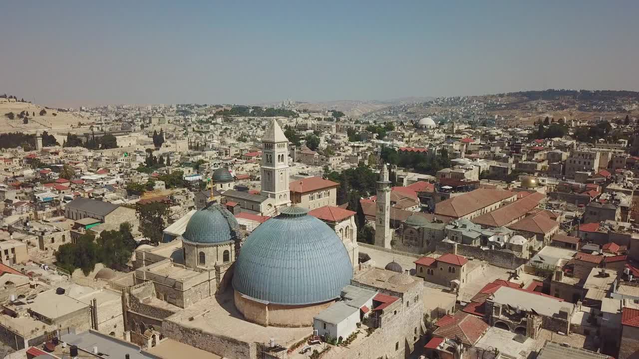 圣墓教堂/航迹拍摄-耶路撒冷老城的基督教区视频素材