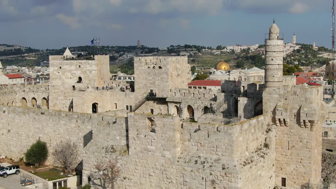 航拍/耶路撒冷老城大卫塔，锡安山，犹太区，犹太教堂，圣殿山，圆顶岩石视频素材