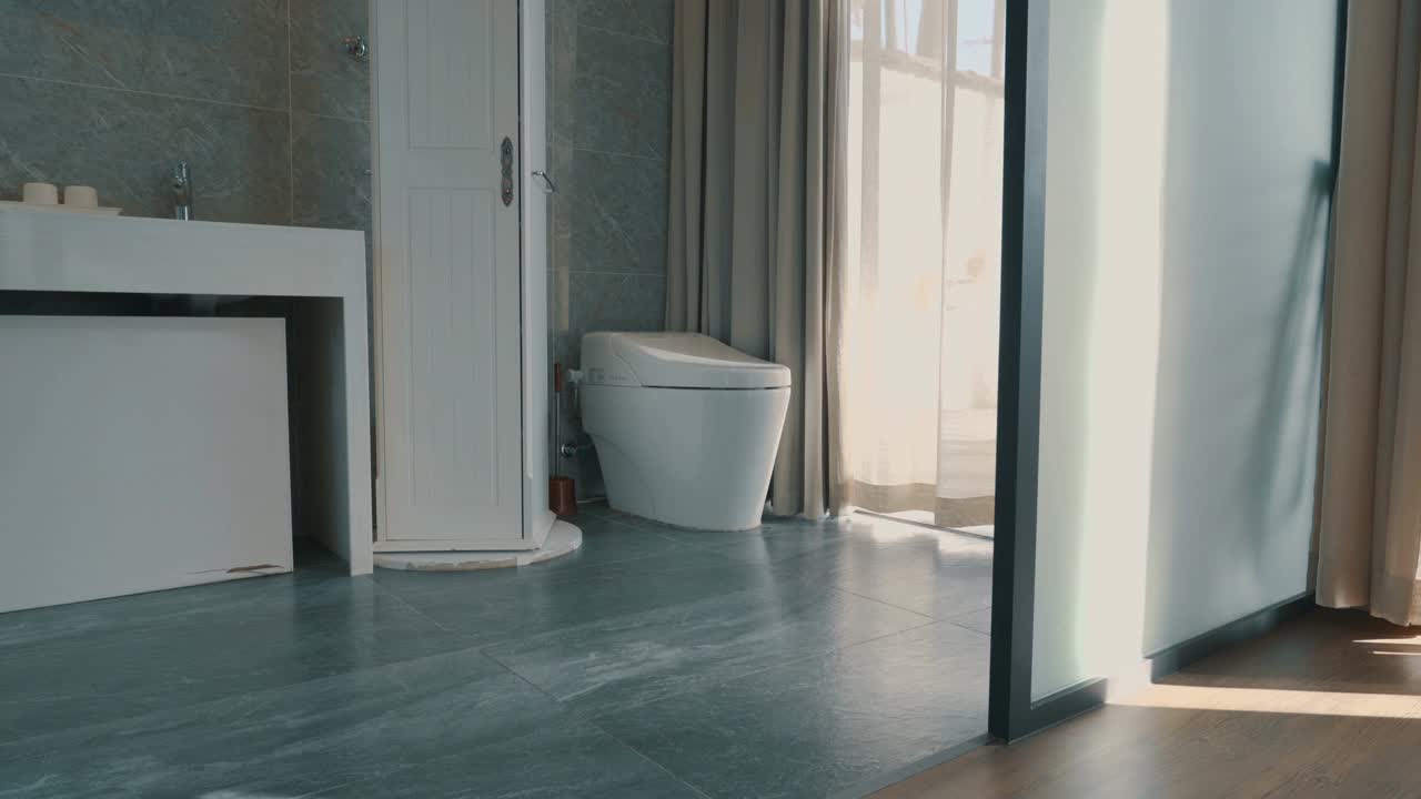 公寓浴室平移拍摄视频素材