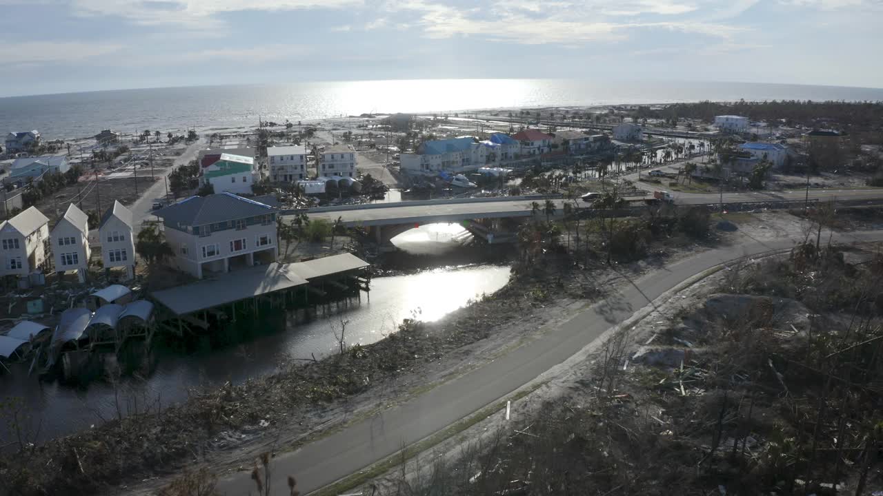 空中，pov，飓风迈克尔的后果，墨西哥海滩，美国佛罗里达州，2018年视频素材
