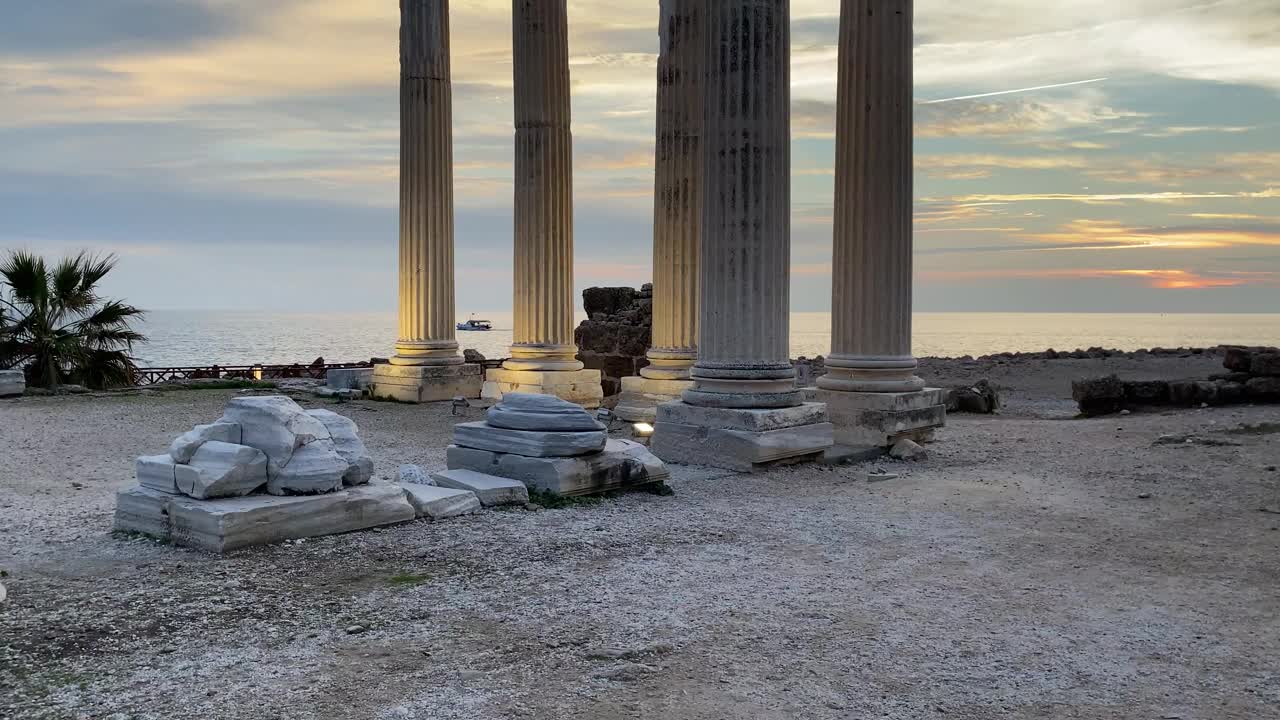 土耳其安塔利亚的阿波罗神庙古代遗址4k股票视频视频下载