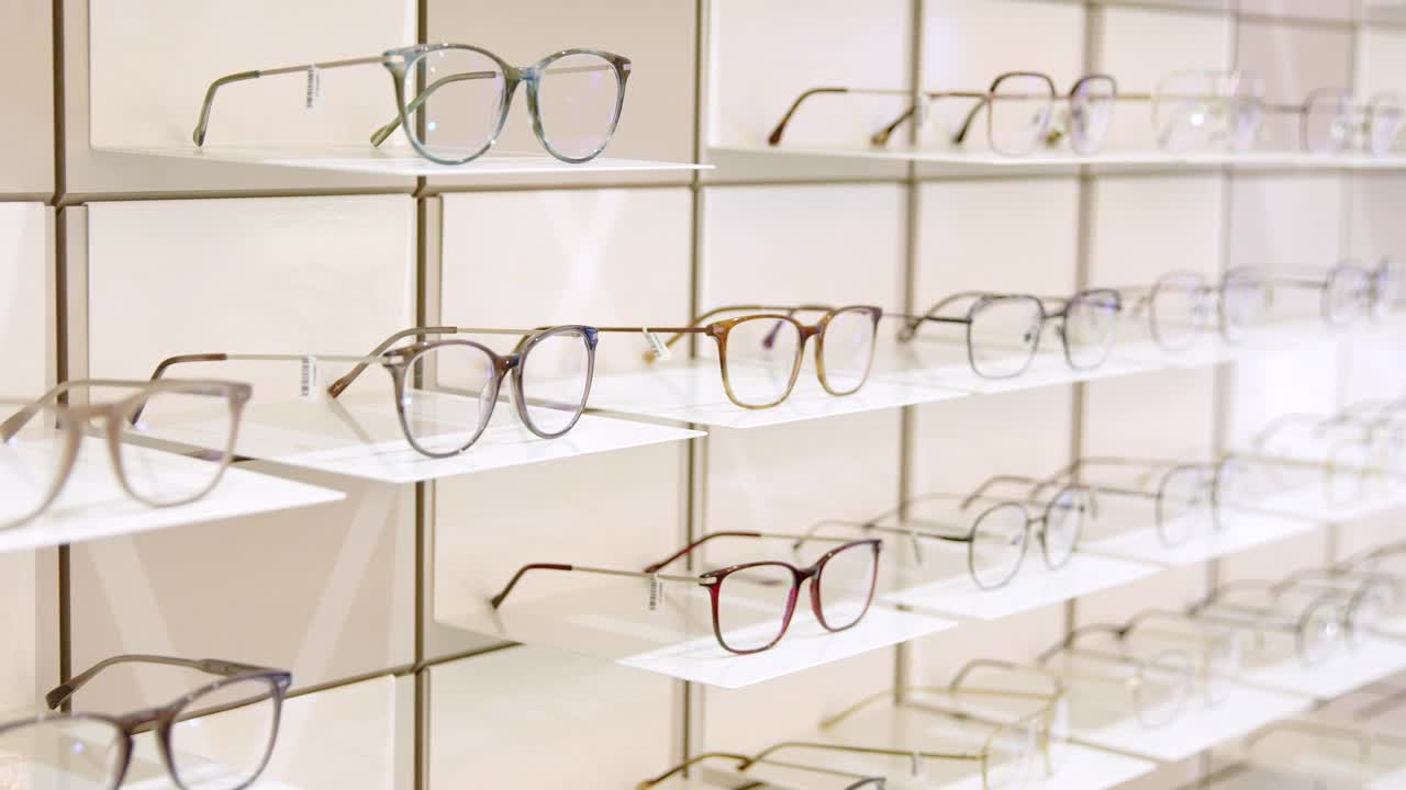 眼镜店的眼镜架视频下载