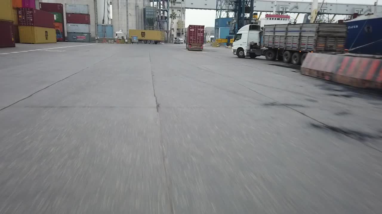 港口货物集装箱的延时录像。视频素材