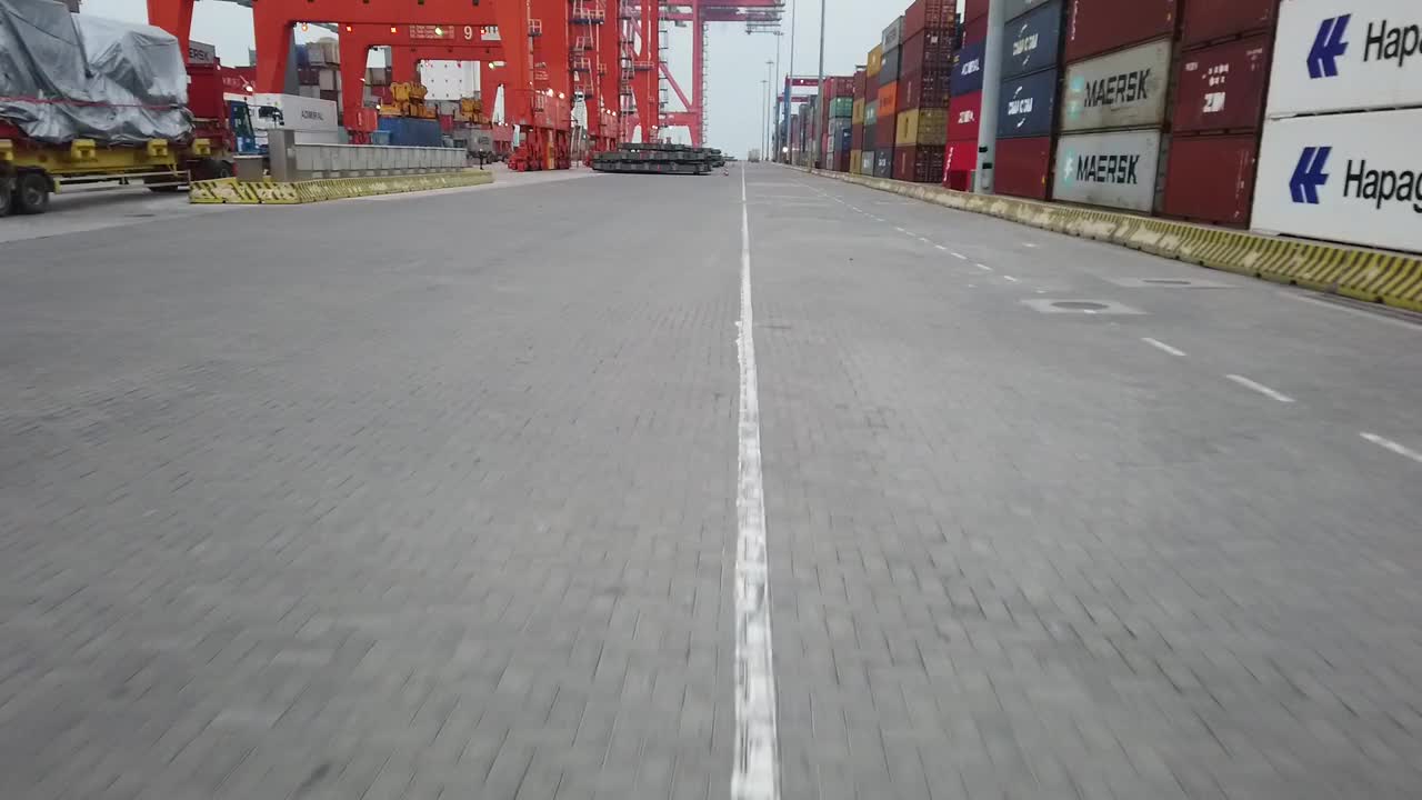港口货物集装箱的延时录像。视频素材