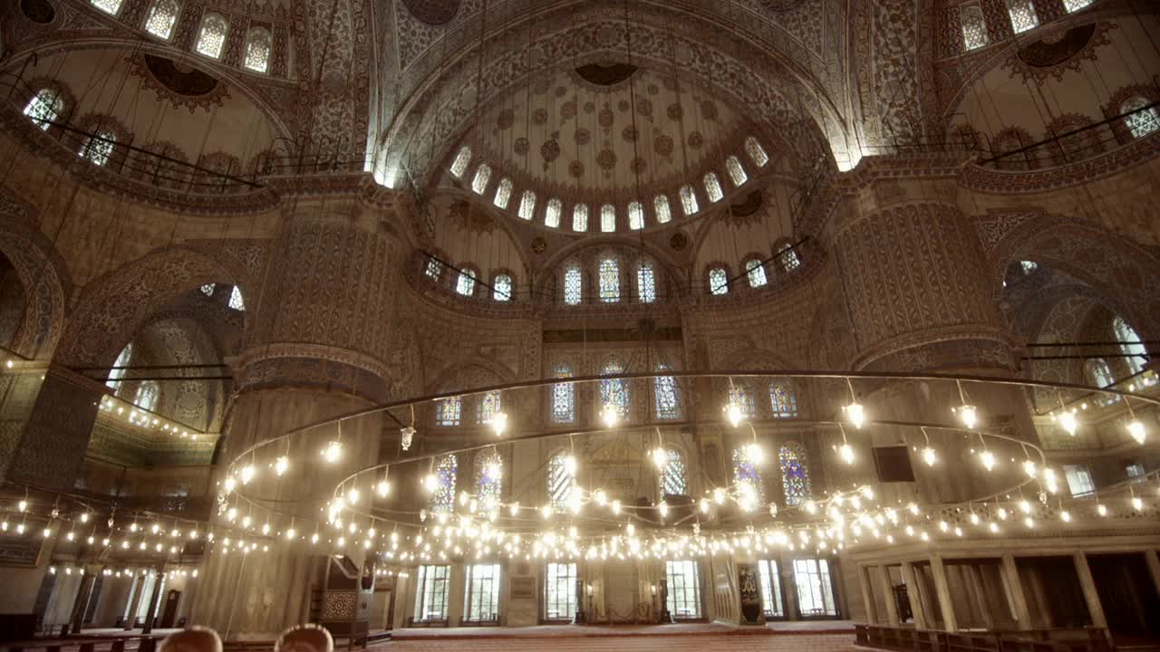 伊斯坦布尔蓝色清真寺内部视频素材