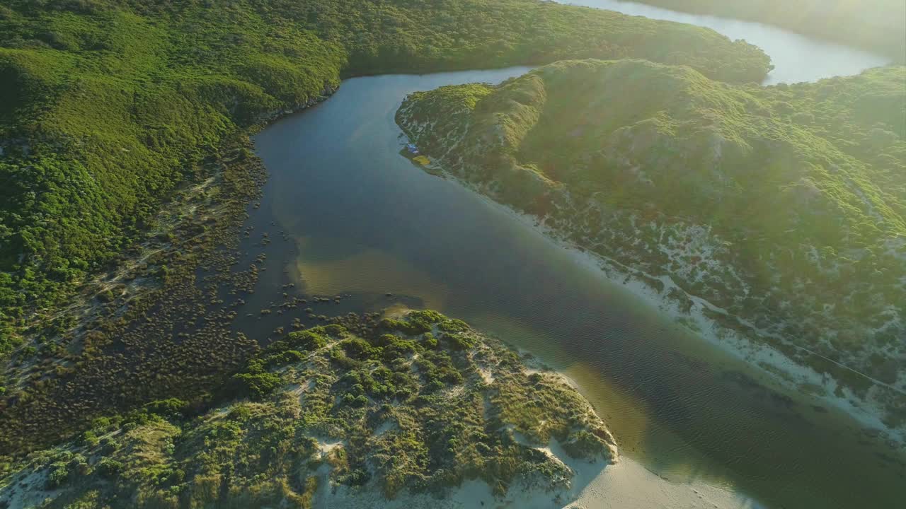 鸟瞰图玛格丽特河西澳大利亚- 4K无人机视频素材