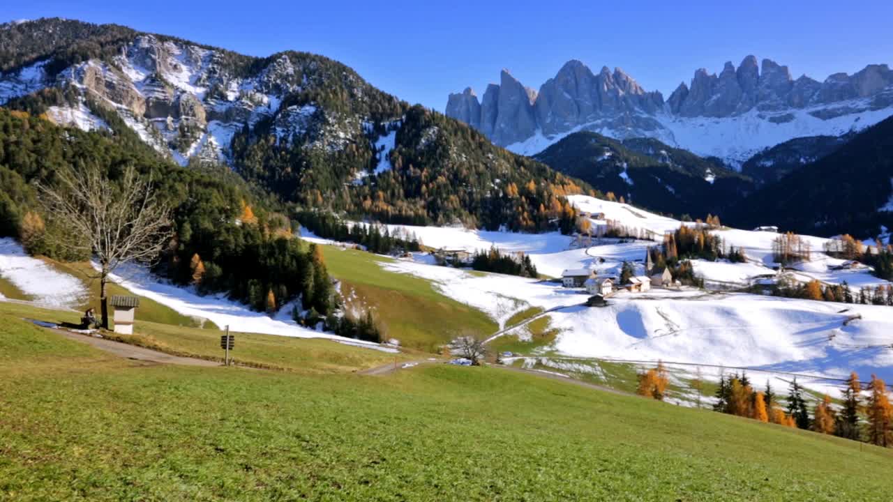 意大利Dolomites的圣马达莱纳村全景视频下载