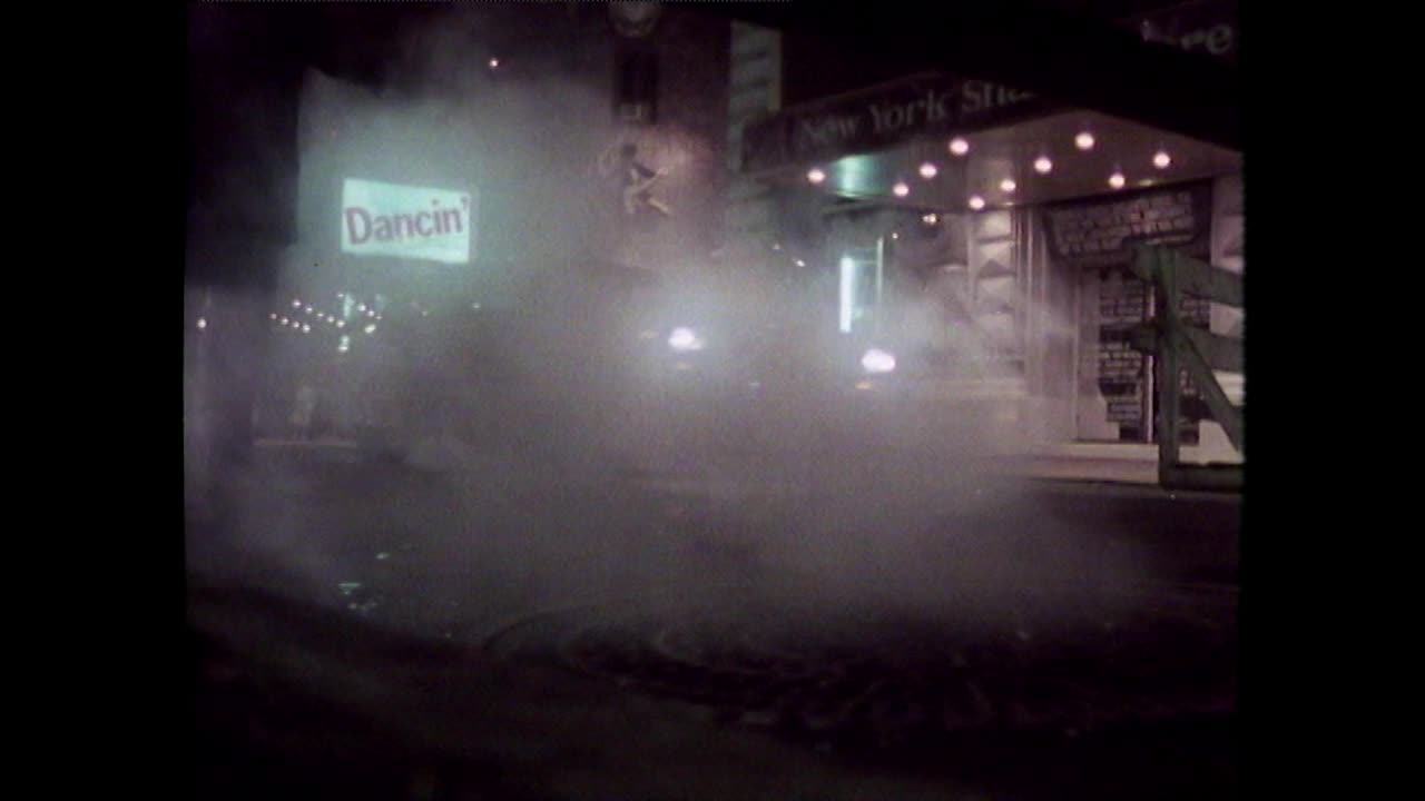 纽约百老汇大街上升起了蒸汽;1980视频下载