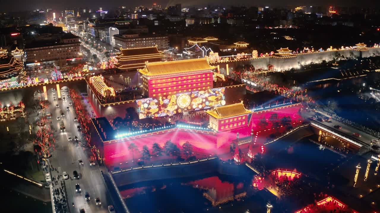 鸟瞰图古城墙南门庆祝中国春节，西安，陕西，中国视频素材
