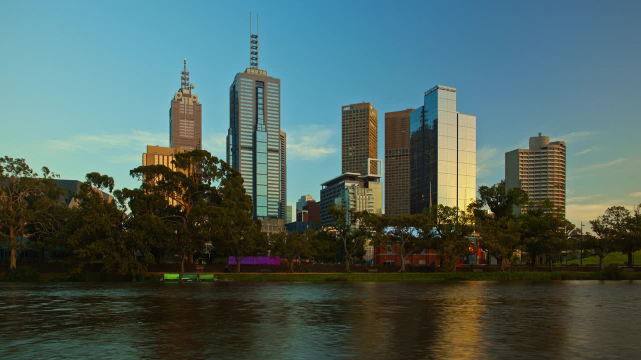 澳大利亚墨尔本城市天际线在黎明的延时视图视频下载
