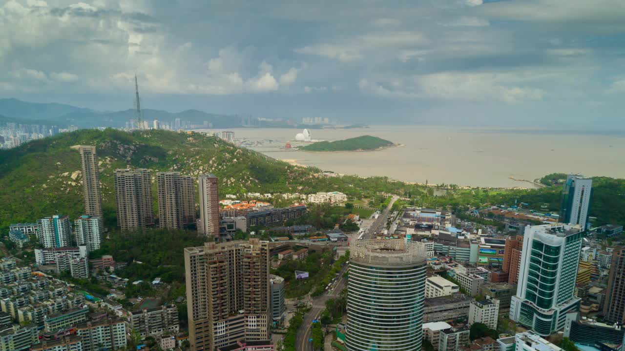 中国晴天珠海市景市中心主干道海湾航拍全景4k时间推移视频素材