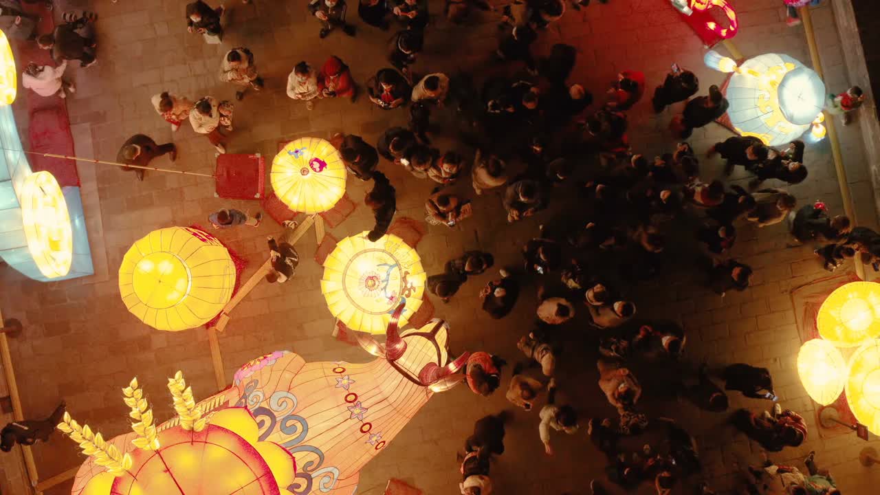 鸟瞰图古城墙南门庆祝中国春节，西安，陕西，中国视频素材