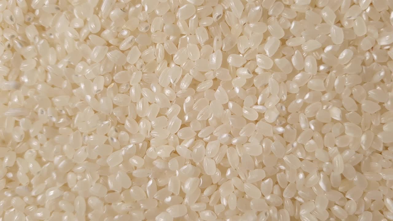 亚洲白米饭关闭宏模板，移动到右边。新鲜食品营养健康理念视频下载
