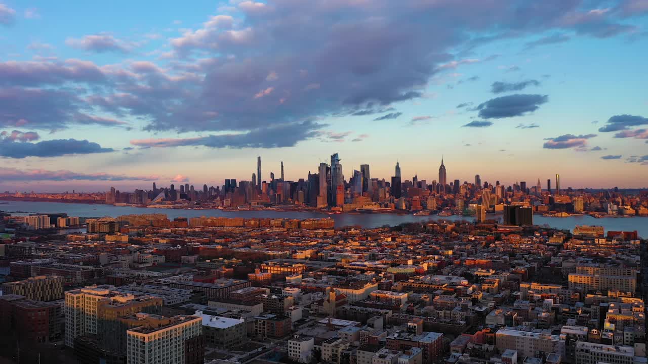 曼哈顿中城和霍博肯。鸟瞰图。美国视频素材
