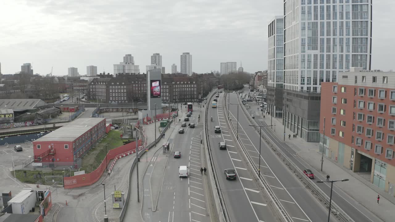 空中城市跟踪拍摄4k raw视频素材