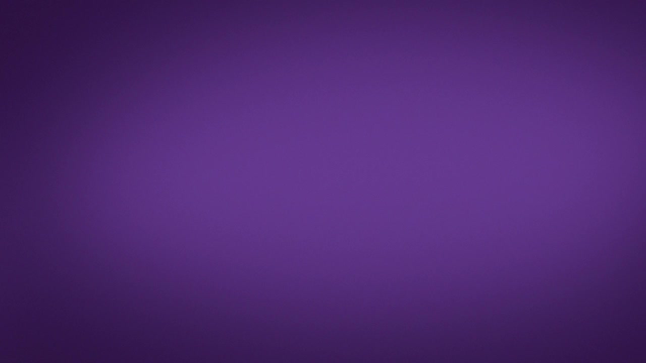 飞翔的榛子在紫色的背景视频下载