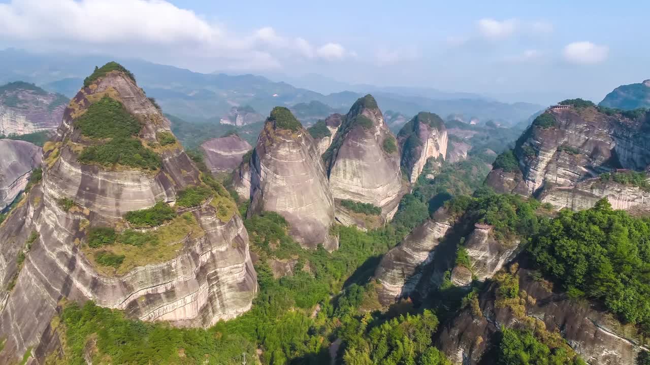 桂林北部有一处独特的丹霞地貌视频素材