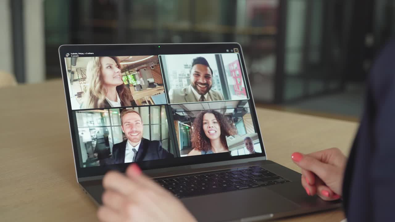 笔记本电脑屏幕显示在线商务会议视频下载