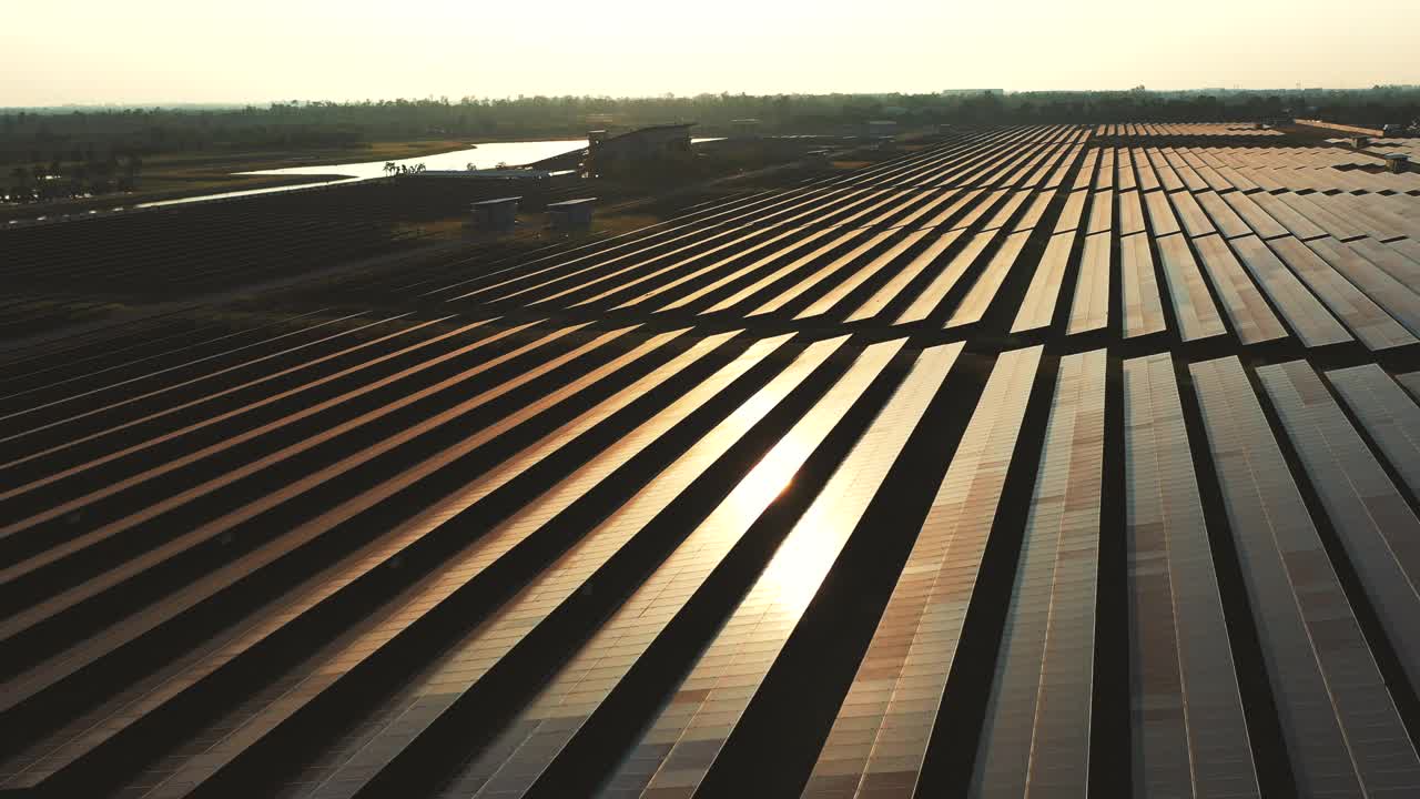 空中工业太阳能农场生产集中太阳能视频下载