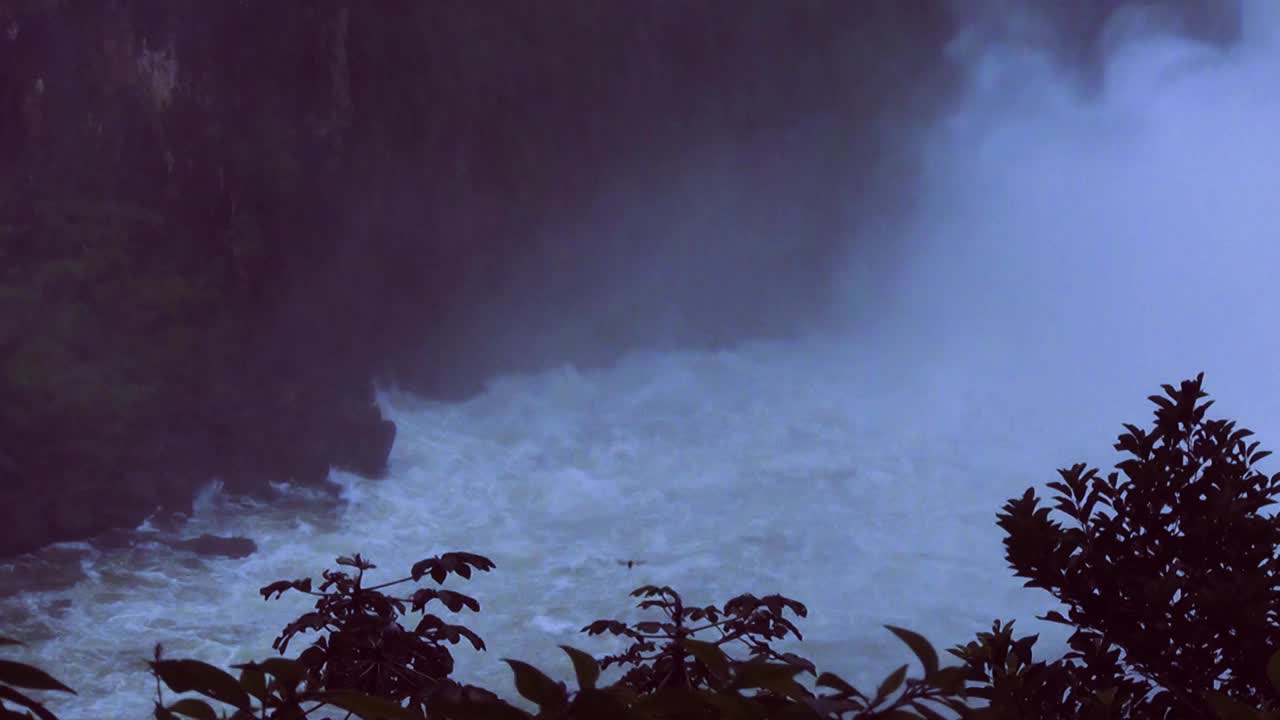 令人难以置信的伊瓜苏瀑布。视频素材