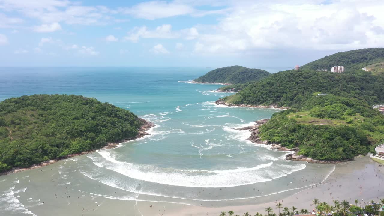 圣保罗guaruja的Mar Casado海滩鸟瞰图视频下载