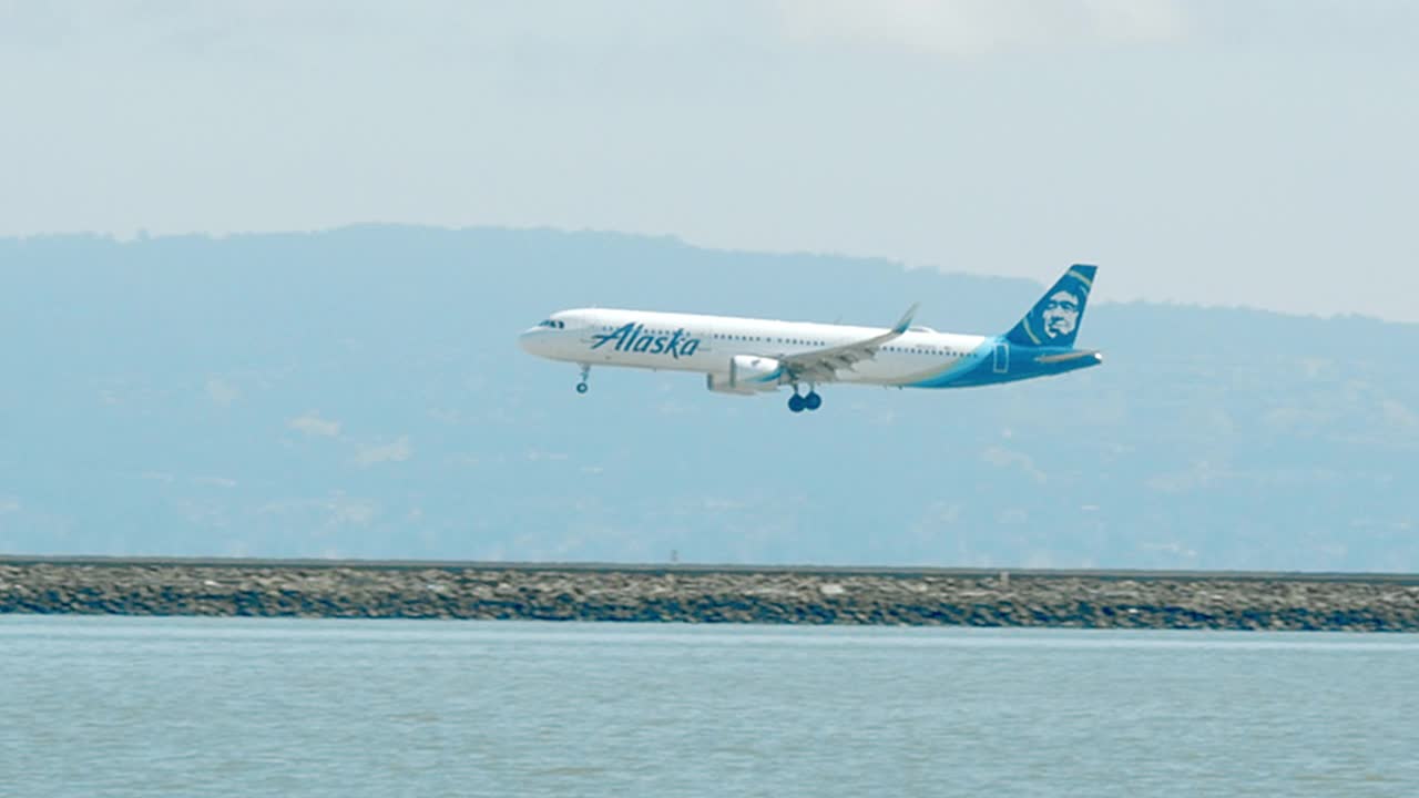 旧金山国际机场，飞机着陆视频下载