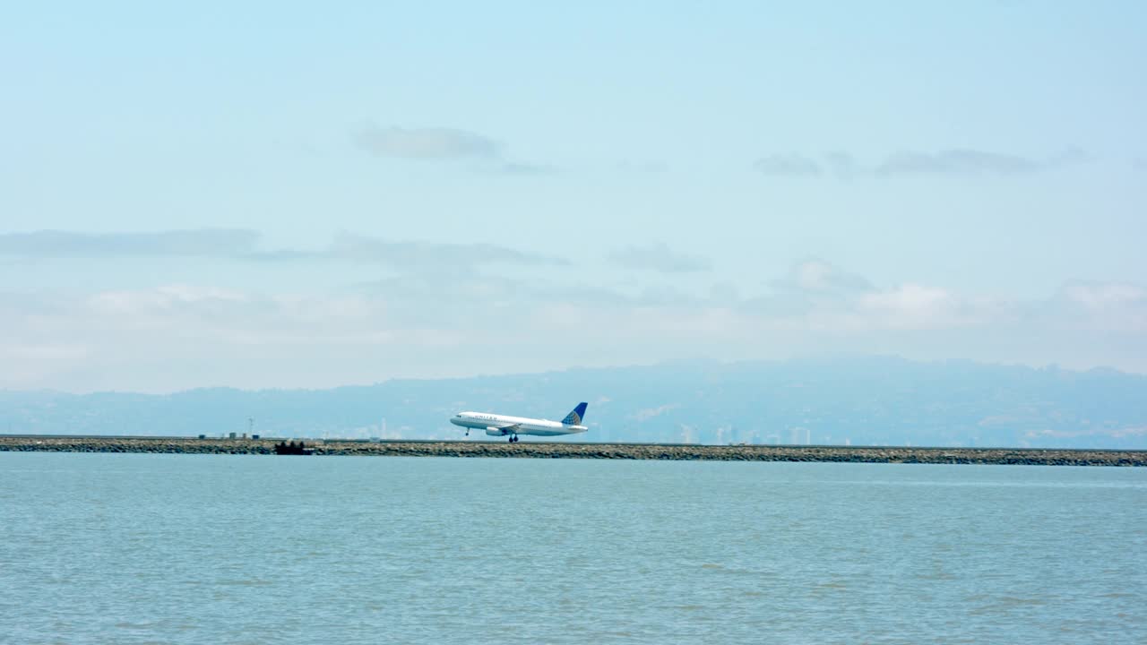 旧金山国际机场，飞机着陆视频下载