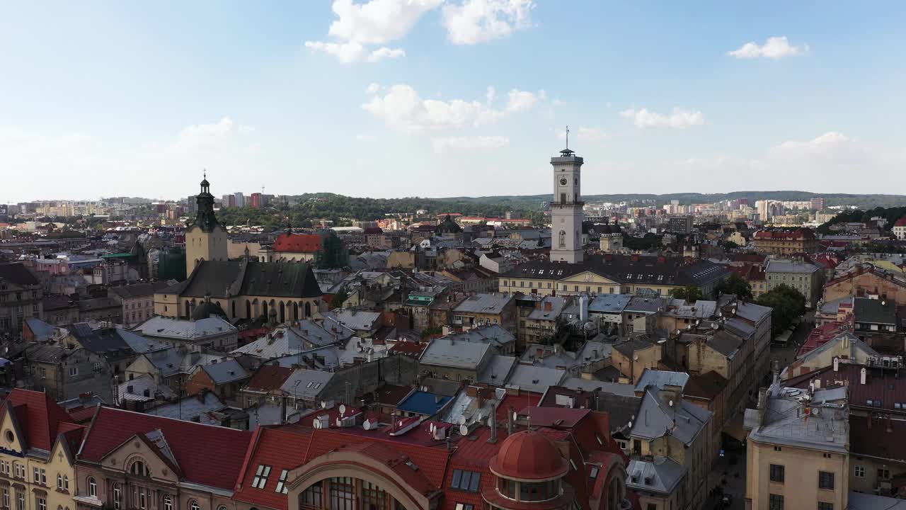 乌克兰利沃夫市中心阴天的鸟瞰图视频素材