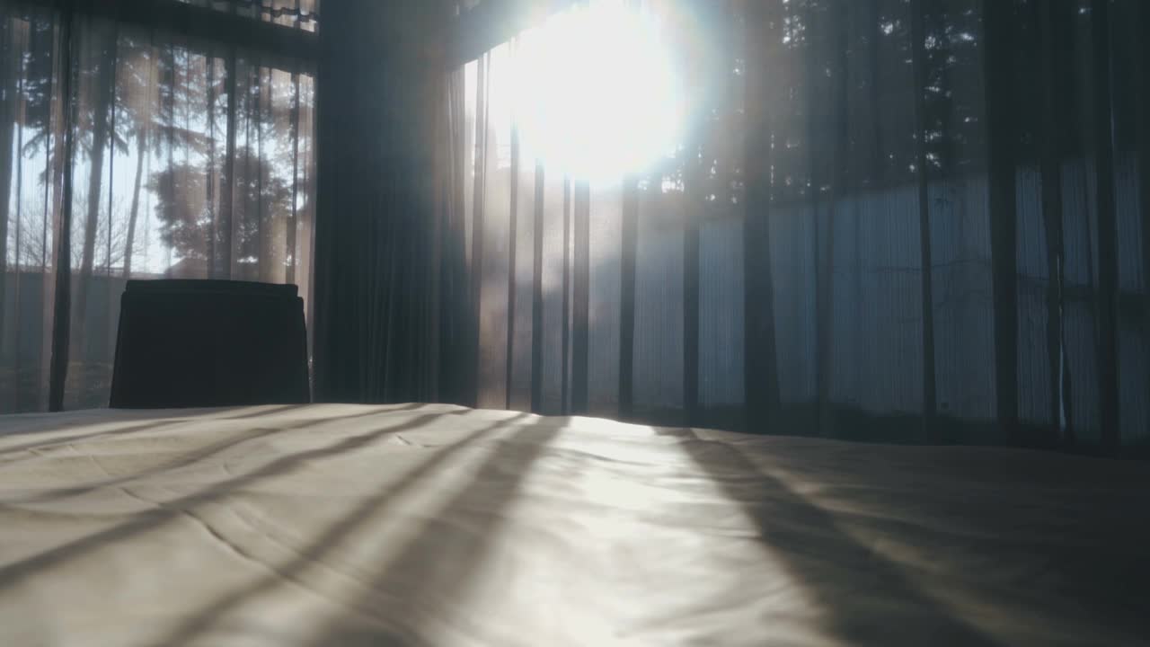 有早晨阳光的房间视频素材