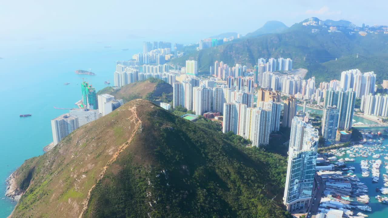 鸟瞰图香港仔及鸭脷洲住宅区视频下载