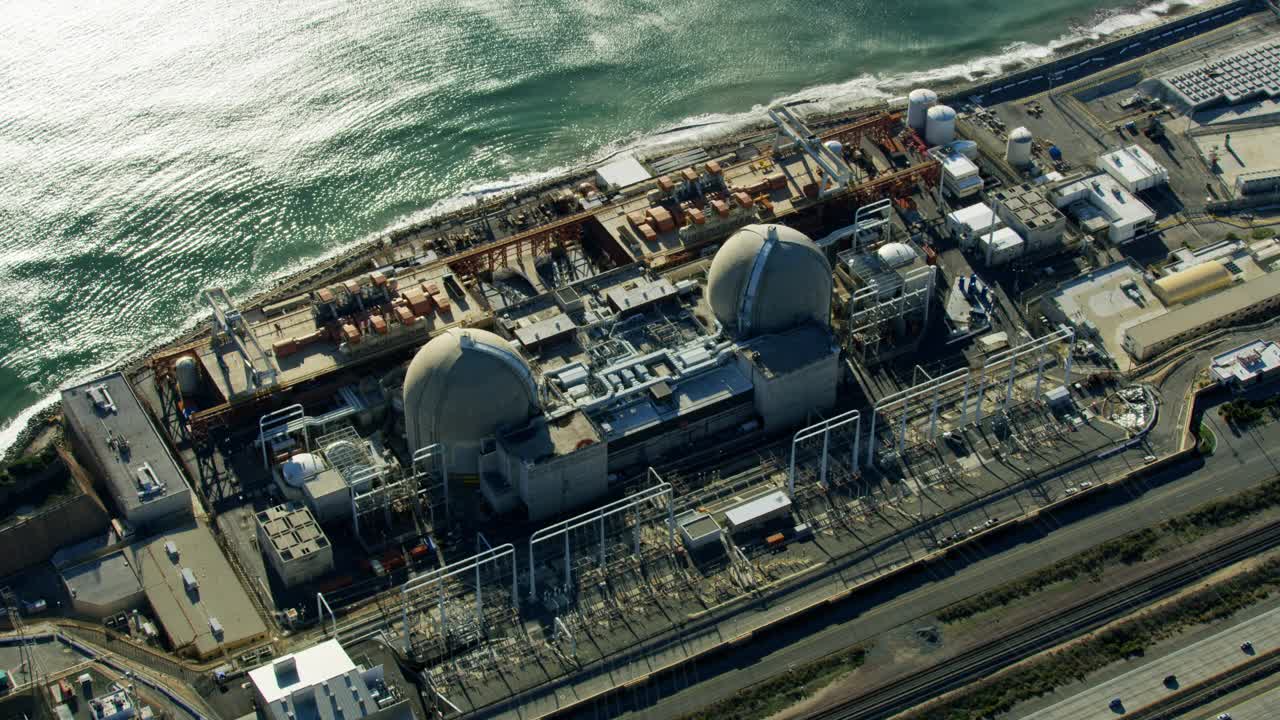 加州圣奥诺弗雷核电站鸟瞰图视频下载