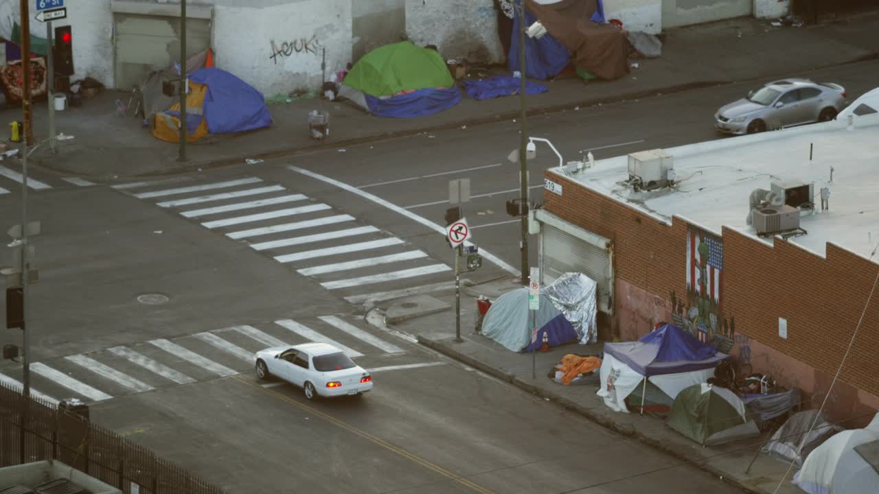 空中流浪街头的人们洛杉矶帐篷城视频下载