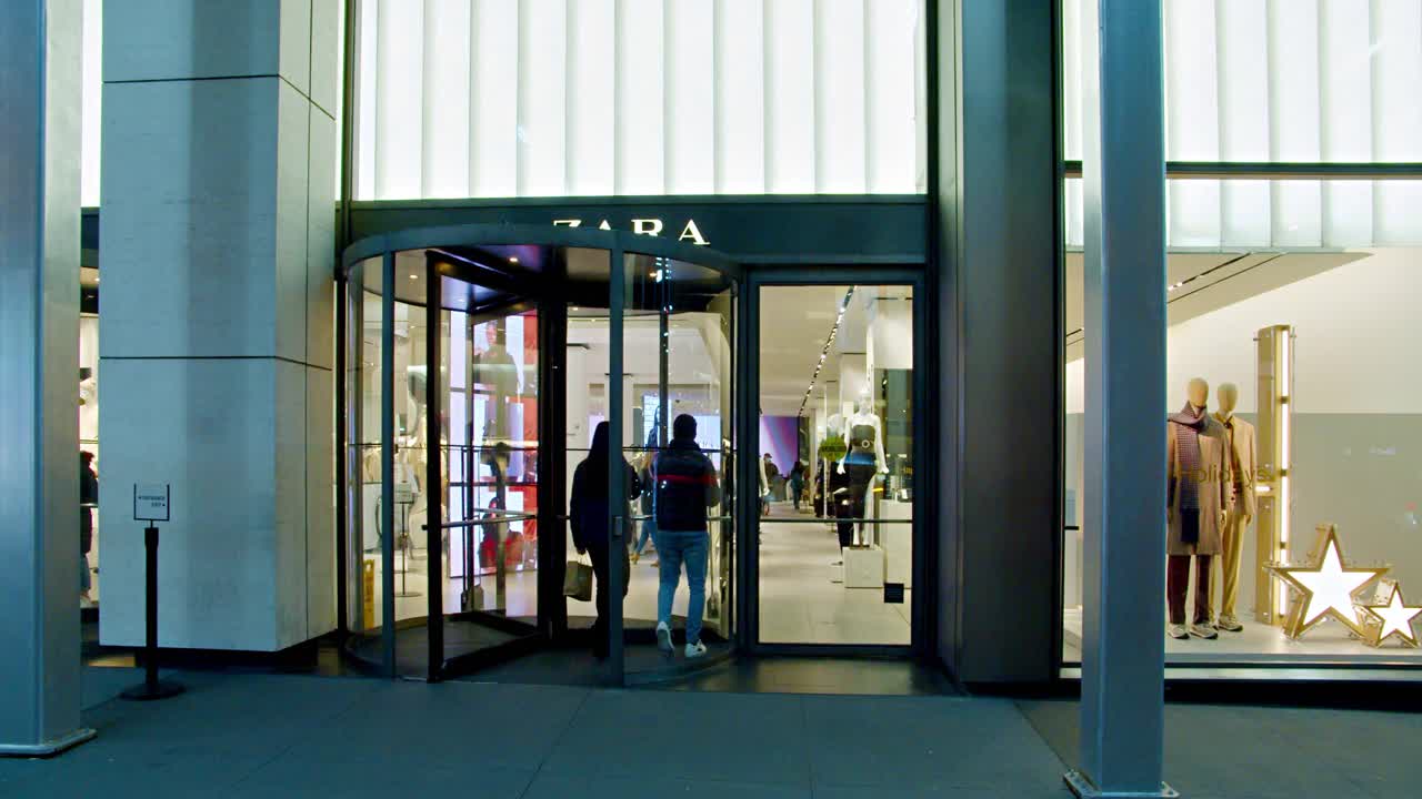Zara。商店。第五奢侈时尚大道。曼哈顿。纽约视频素材